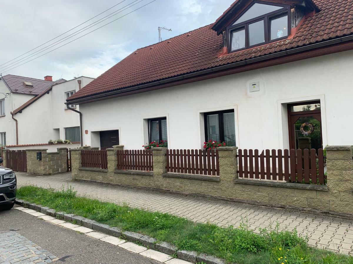 Tolarova Apartman Pardubice Exterior photo